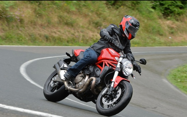 Ducati-Monster-821-review-3