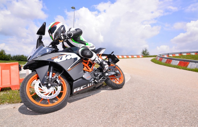 KTM-RC125-review-2